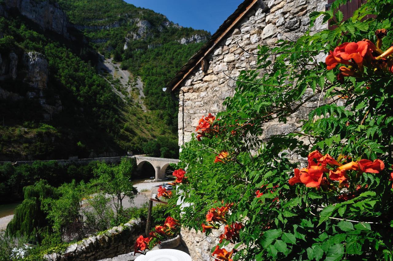 Hotel Des Bateliers La Malène Екстериор снимка